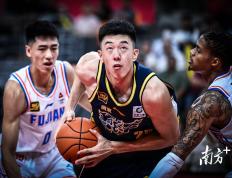 江南体育-包含岭东金雕队对阵东海雷霆队，射击淘汰赛险胜，内线统治篮板——球迷期待下一战的词条