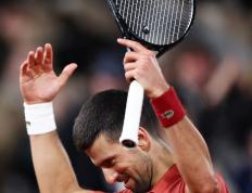 JN体育-费德勒迎来三赛季高光表现，西班牙队球迷沸腾！的简单介绍