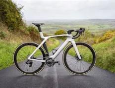 江南体育-包含自行车夜战：徽州银狐队逆转皖南猎隼队，主帅临场妙招目标直指冠军的词条