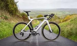 江南体育-包含自行车夜战：徽州银狐队逆转皖南猎隼队，主帅临场妙招目标直指冠军的词条