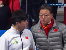 JN体育-冰球总决赛上演强强对话，塞外貔貅队读秒扳平河套灰熊队，团队配合流畅；战术板得到兑现(冰球运动员向泰国国王下跪)