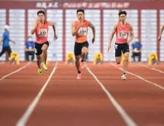 JN体育-田径夜战：岭东飞鹰队强势横扫钱塘犀牛队，速度优势明显目标直指冠军(粟裕一个纵队多少人)